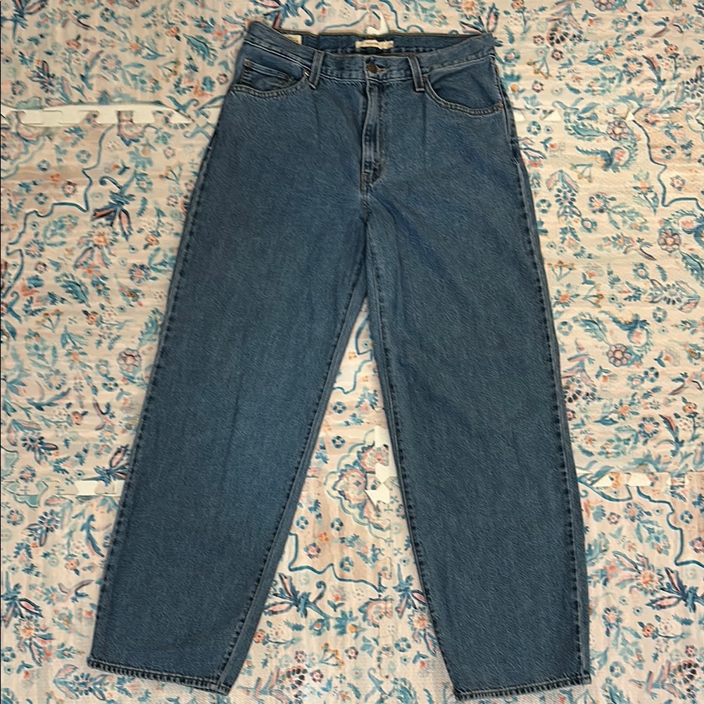 Women’s Levi’s  baggy dad Jean 29